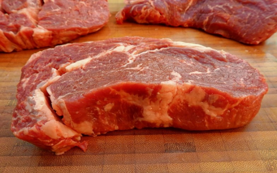 В Псковской области производство мясных полуфабрикатов выросло на 60%