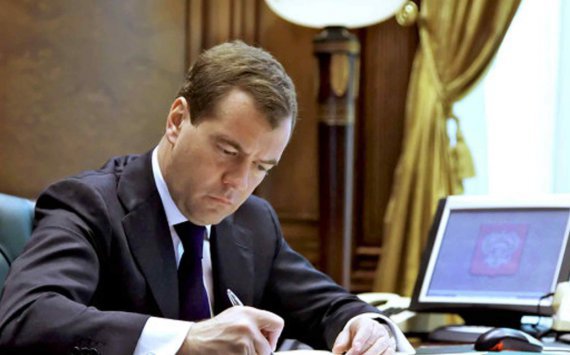Дмитрий Медведев подписал распоряжение о доплате к пенсиям 7 млрд рублей в 2018 году
