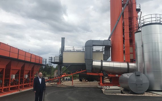 В Псковской области запустили новый асфальтобетонный завод