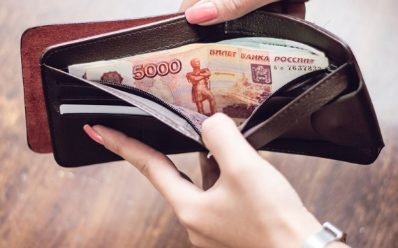 Псковские профсоюзы в массовом порядке потребуют от работодателей увеличить зарплаты